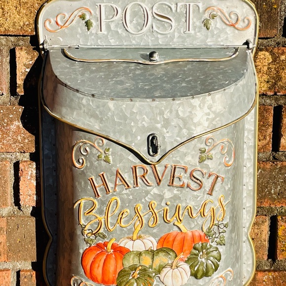 *Harvest Blessings Pumpkin Metal Post Box - Picture 12 of 12